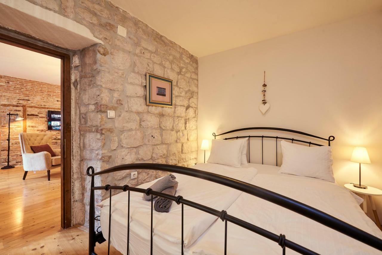 Capo - Old Town - Parking * Trogir